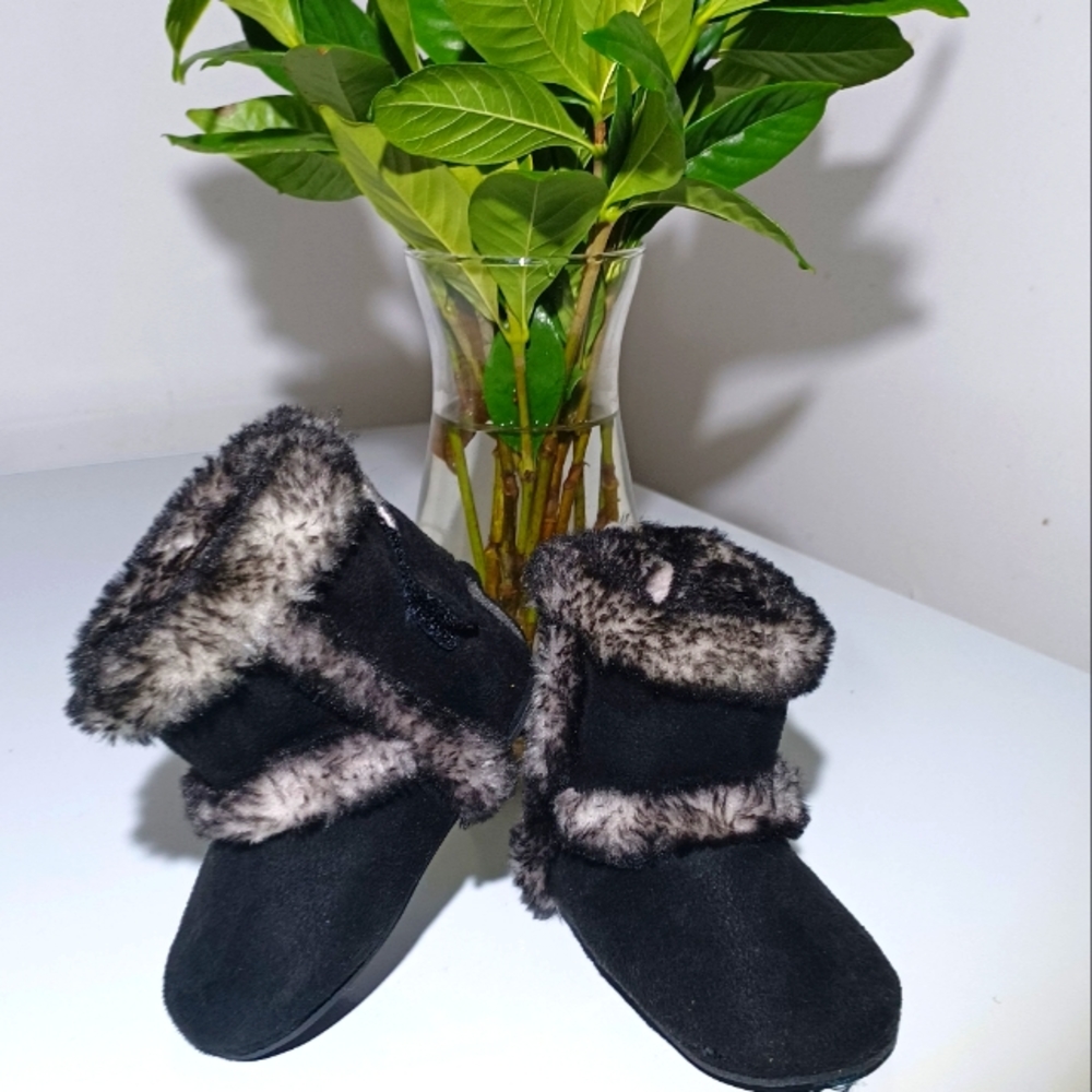 Hot cakes Baby Girls Warmth Faux-Fur Trim Boots Color Black Size US 3.